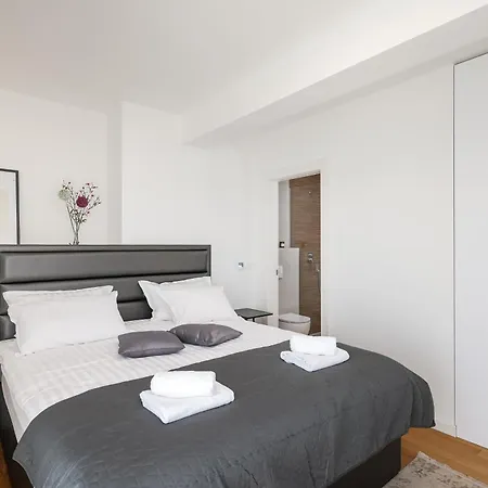 Port Luxury Penthouse * Привлака