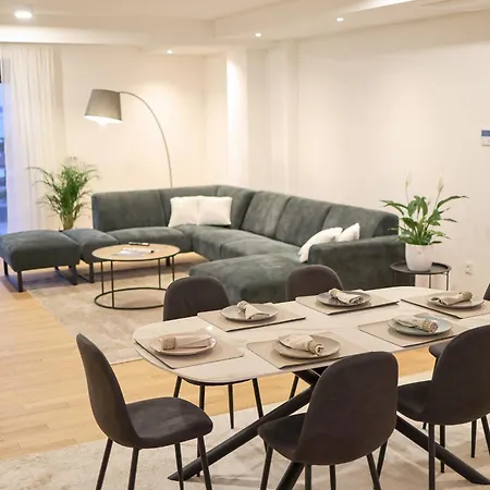 Port Luxury Penthouse *